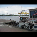 Aalessen auf einem Restaurantschiff